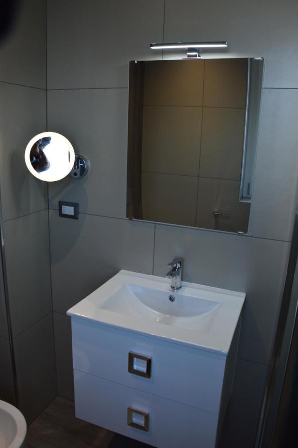 Luxury Bellevue Centro Citta Apartment เปสการา ภายนอก รูปภาพ